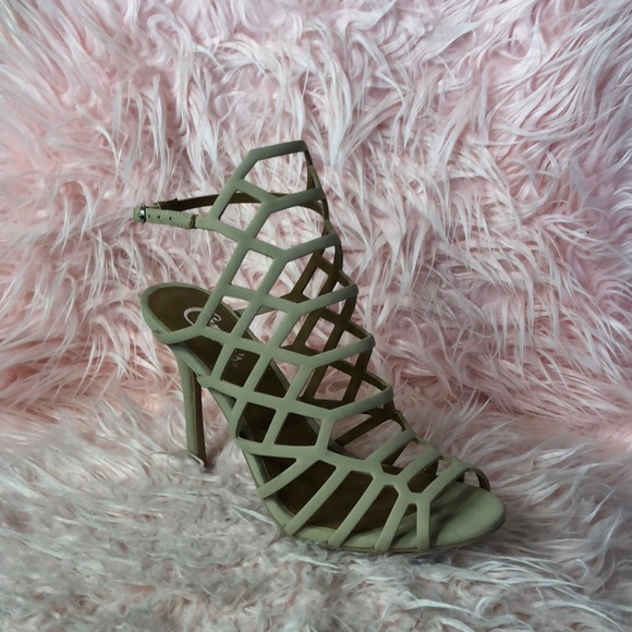 Honeycomb heels - Picture 3 of 3